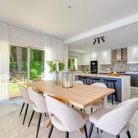 Vacation I Nadal, Private Pool, Lush Garden, Beaches At Your Doorstep Villa