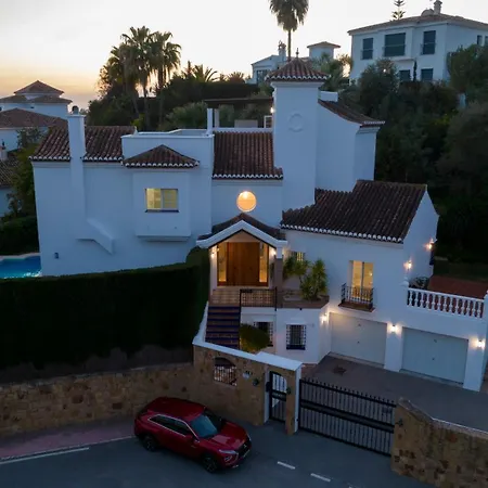 Villa Vacation I Nadal, Private Pool, Lush Garden, Beaches At Your Doorstep Marbellac
