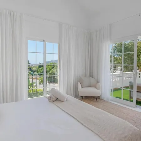 Vacation I Nadal, Private Heated Pool, 5bdr, Lush Garden, Bbq, Alarm System, Beaches At Your Doorstep ヴィラ