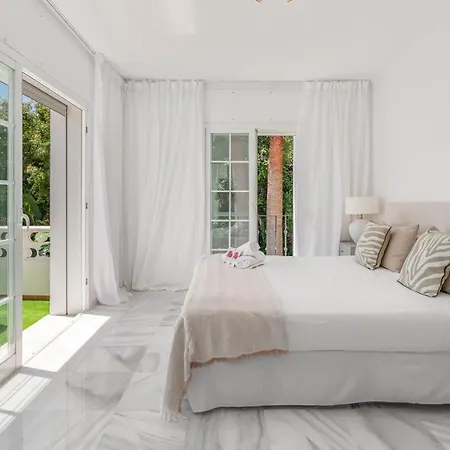 ヴィラ Vacation I Nadal, Private Heated Pool, 5bdr, Lush Garden, Bbq, Alarm System, Beaches At Your Doorstep マルベーリャ