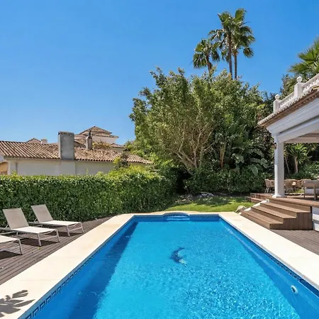 Vacation I Nadal, Private Heated Pool, 5bdr, Lush Garden, Bbq, Alarm System, Beaches At Your Doorstep マルベーリャ