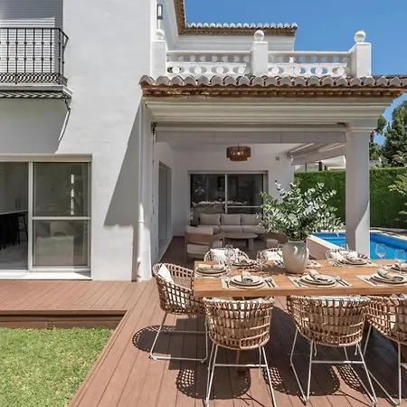 Vacation I Nadal, Private Heated Pool, 5bdr, Lush Garden, Bbq, Alarm System, Beaches At Your Doorstep マルベーリャ